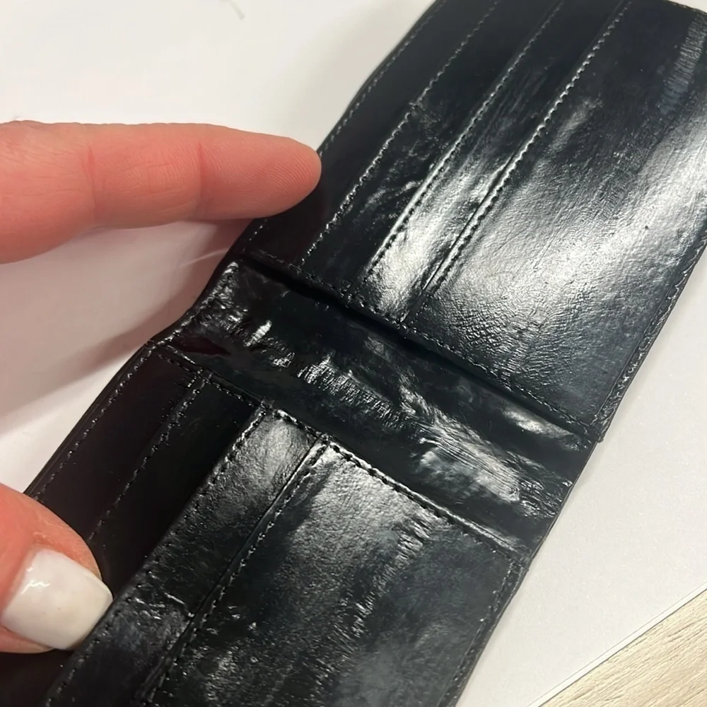 Black Eelskin Bifold Double Compartment Wallet - New